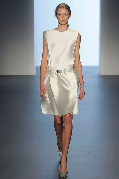 Look 14